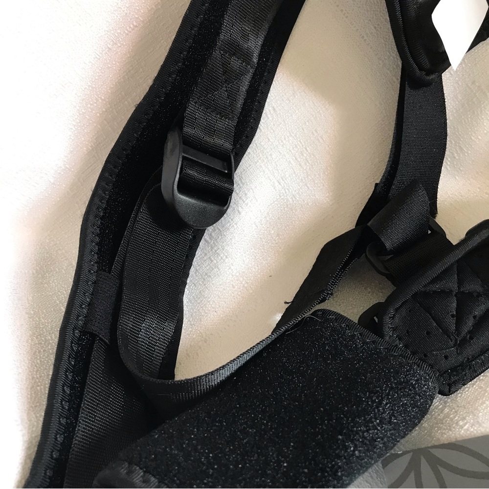 GAIAM Restore Posture Corrector Black Adjustable Clasps and Velcro NWT NIB - Picture 5 of 11